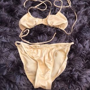 Cute yellow bikini!!!!